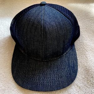 BLUE DENIM ADJUSTABLE SNAPBACK TRUCKER CAP
